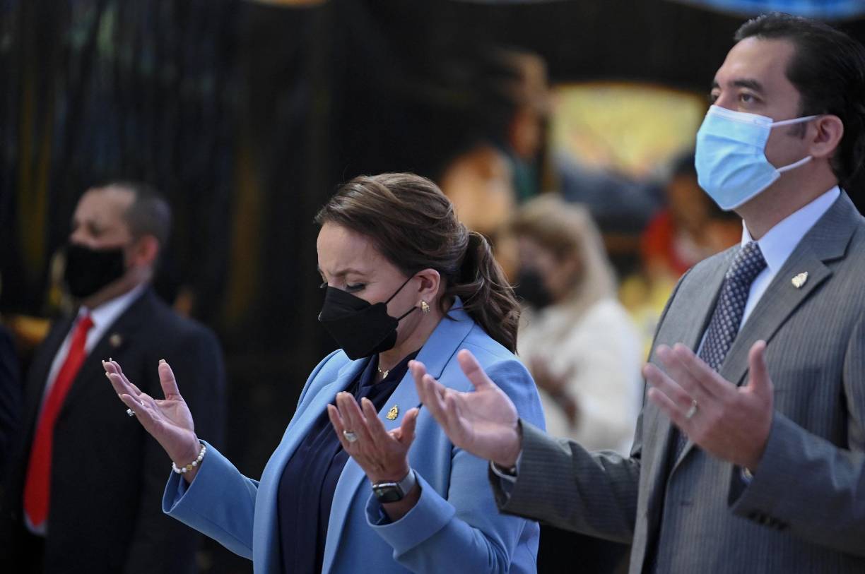 El cardenal Rodríguez, quien también es arzobispo de Tegucigalpa, indicó que Suyapa es “la madre de la refundación en Honduras”, y afirmó que a Dios “no le agrada que falte a su iglesia un icono femenino, como tampoco a nuestra Honduras”.