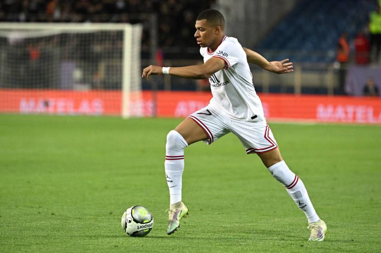 El París Saint Germain le ha prometido a Mbappé un proyecto ganador, ambicioso y en el que las decisiones vayan de la mano del jugador. El proyecto “en torno a él” que tanto demandaba en marzo de 2021 para renovar ya es una realidad.