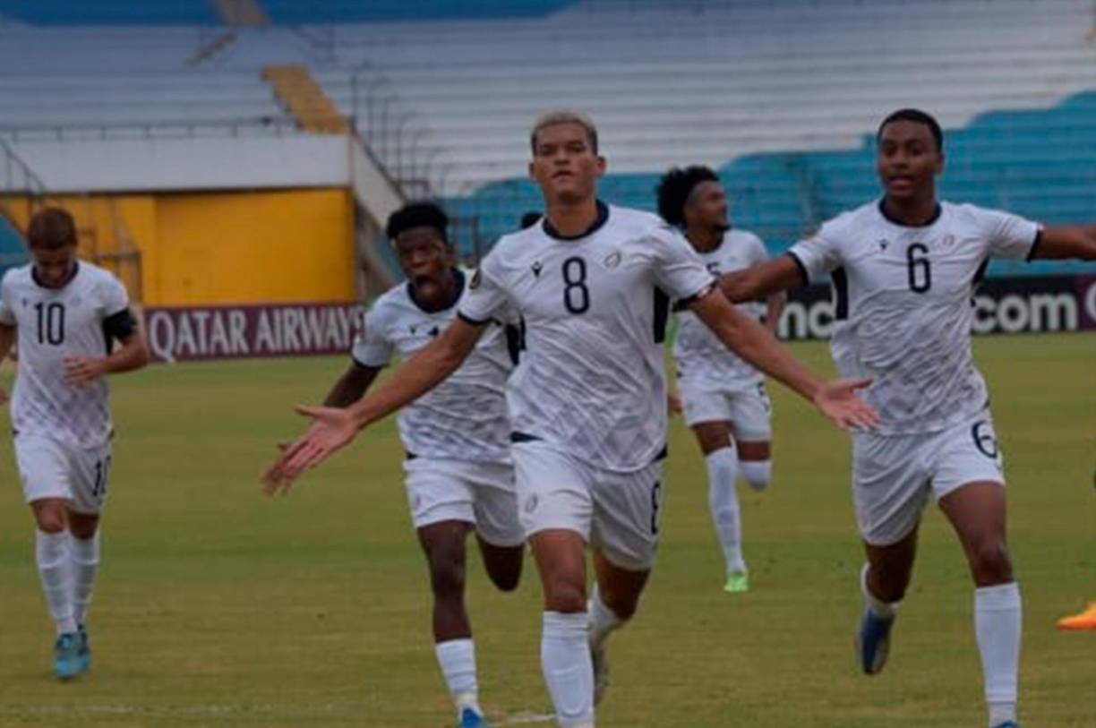 Angel Montes De Oca: Futbolista de República Dominicana que aparece en el equipo ideal del Premundial Sub-20 de Concacaf.