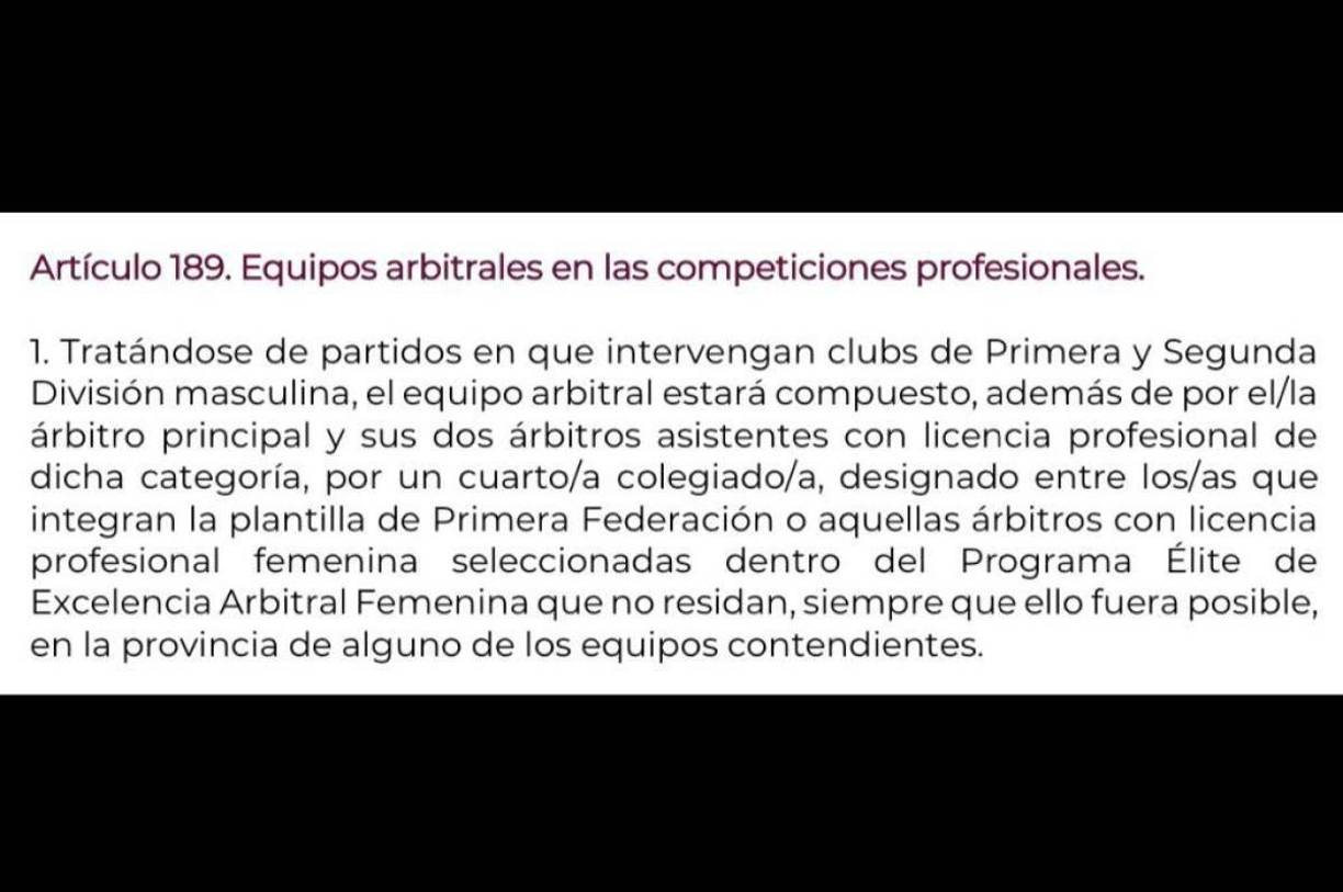 Lo que dice el artículo 189 de la RFEF que hace alusión a equipos arbitrales en competiciones profesionales.