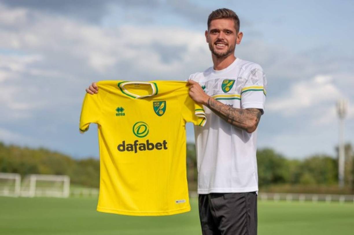 El Villarreal ha optado por ceder a su jugador Xavi Quintillà al Norwich City, un equipo de la Segunda División inglesa, para la próxima temporada tras alcanzar un acuerdo con los 'canaries', que tendrán una opción de compra para hacerse con sus servicios al término de la campaña.<br/><br/>El lateral izquiero catalán, de 23 años, se forjó en la cantera del Barça, también militó en las categorías inferiores del Lleida y finalmente recaló en el filial del 'Submarino Amarillo', desde donde promocionó al primer equipo castellonense el curso pasado.