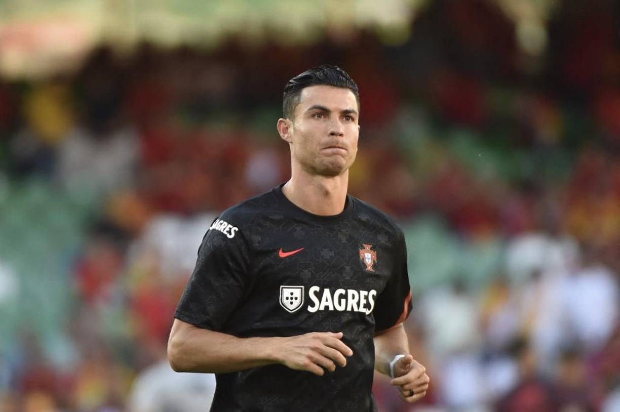 Tras los rumores sobre el futuro de Cristiano Ronaldo, el delantero portugués confesó que está motivado por seguir jugando con el Manchester United de cara a la próxima campaña. De esta manera CR7 señaló que seguirá en el equipo inglés.