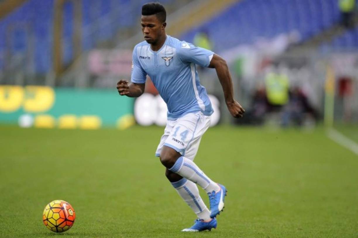 Según el Daily Mail, la Juventus ha tomando la delantera para hacerse con Keita Baldé, jugador de la Lazio. El Milan y el Manchester United son otros de los equipos que están intentando hacerse con el atacante senegalés, que aún no ha renovado con su equipo.