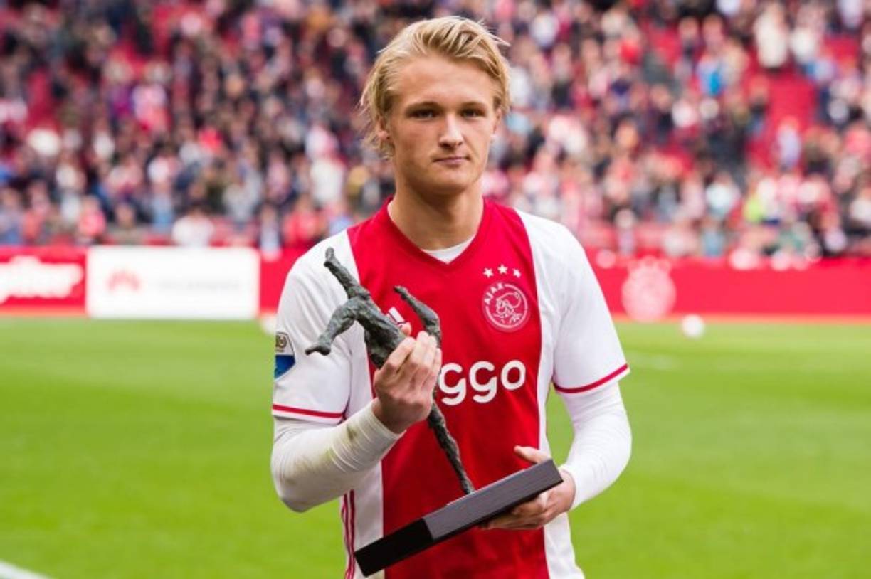 Según Sport.fr, el Ajax habría rechazado una oferta de 50 millones por el danés Kasper Dolberg. El Mónaco está buscando un sustituto ante la posible marcha de Mbappé y quiere que el joven delantero del equipo holandés sea el hombre.