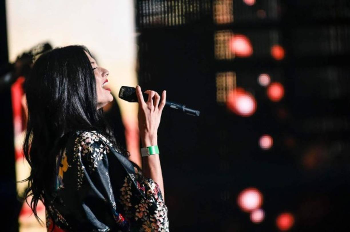 Lo que esta pasando en los ensayos de Premios Billboard 2015 es inolvidable.Natalia Jiménez brillando como siempre.