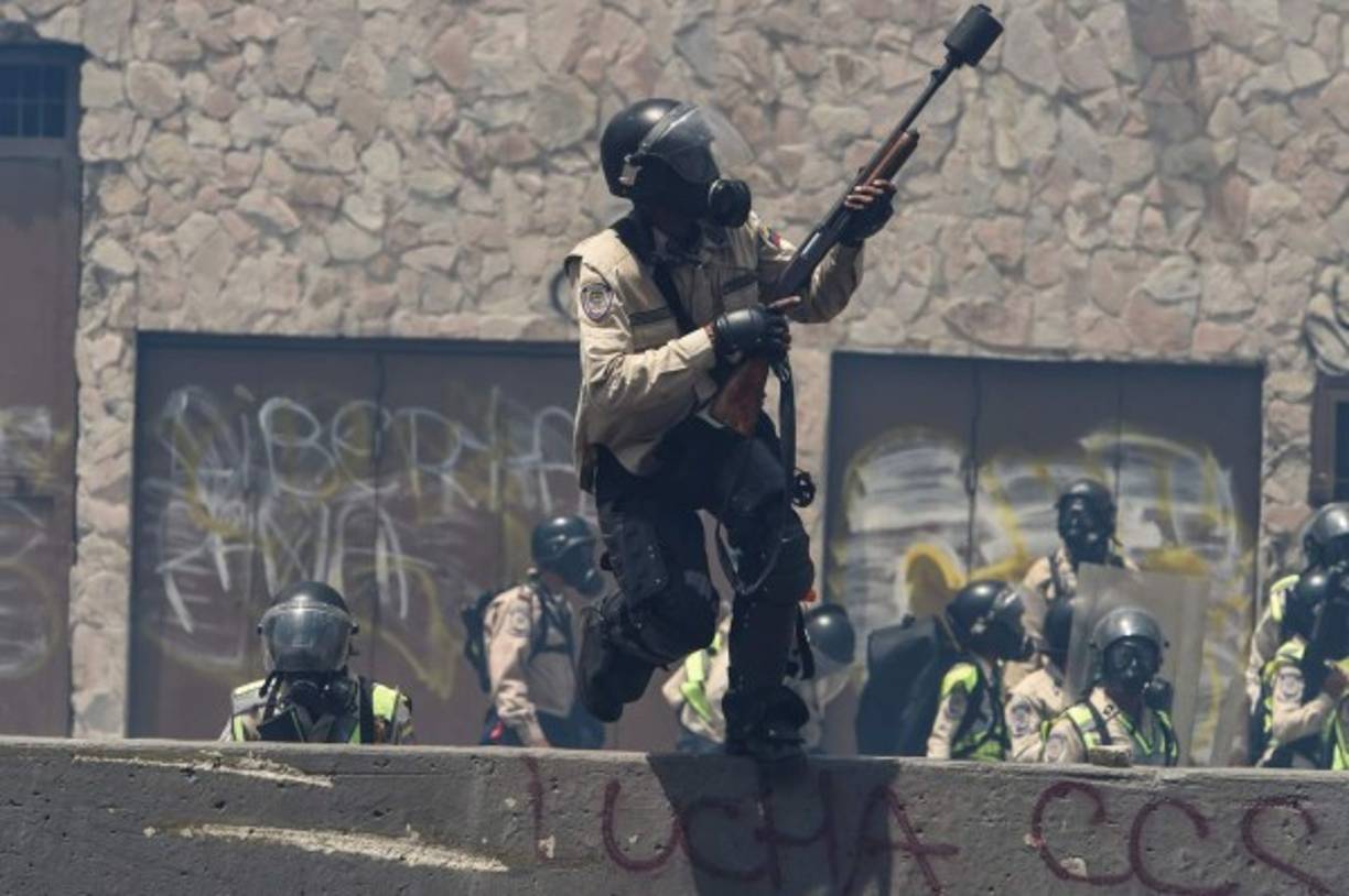La policía venezolana reprimió las protestas en Caracas.