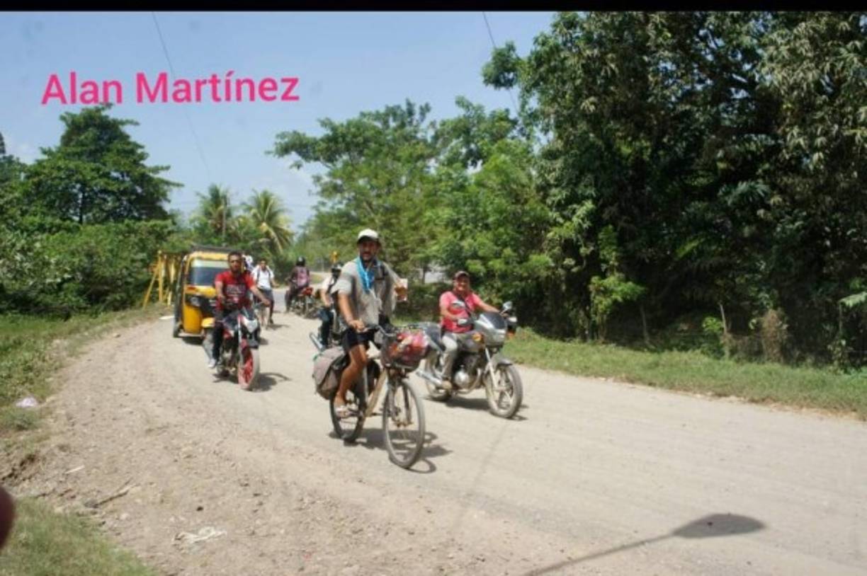 Tabaré emprendió su viaje desde Uruguay y piensa llegar hasta Alaska.