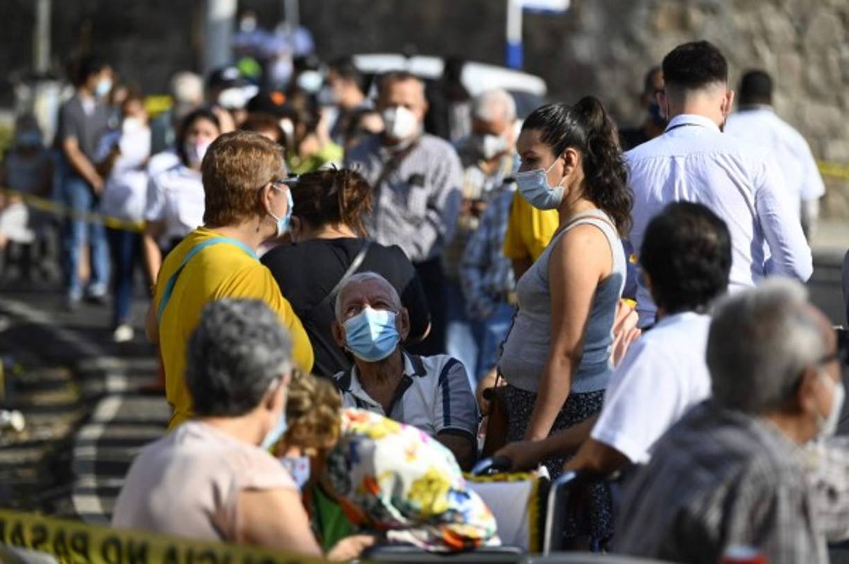 Se habiitaron 1,595 centros de votación que abrieron a las 7:00 AM (hora local) para una jornada de 10 horas.