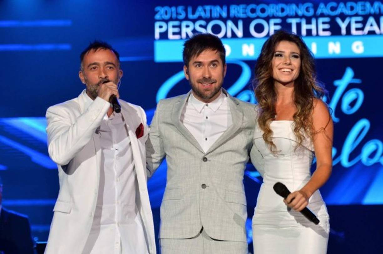 Mario Domm, Pablo Hurtado y Paula Fernandes.