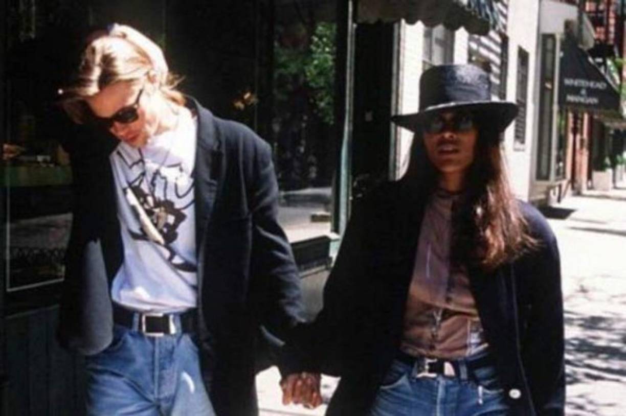 Mike Tyson llegó a la casa de ella y tocó el timbre, pero no recibió respuesta. Regresó a su auto y cuando se disponía a marcharse, vio que Robín llegaba: 'La veo que venía acompañada por el apuesto Brad Pitt. Ahí pensé 'mie...', hoy no tendré nada', confesó.