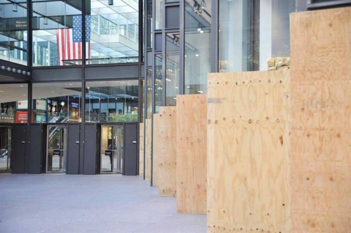 Si los resultados se retrasan, algunos temen escenarios catastróficos en los que los partidarios de ambos candidatos saldrían a la calle para exigir la retirada del oponente, o incluso tomar las armas.