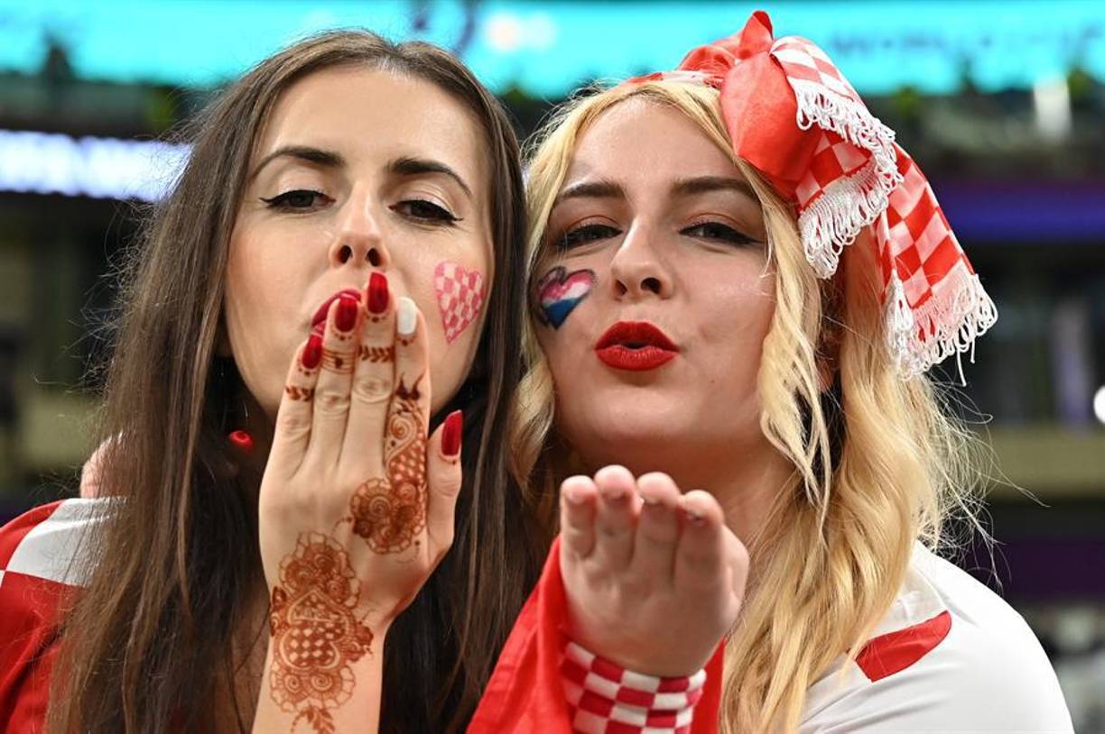 Y también de las cámaras que no dudan en captar a las bellas aficionadas.