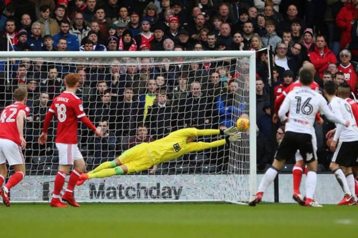 Costel Pantilimon | 2,02 metros: arquero destacado que llegó incluso al Manchester City; defendió el arco del Sunderland y Deportivo La Coruña. Acutalmente milita en Turquía.