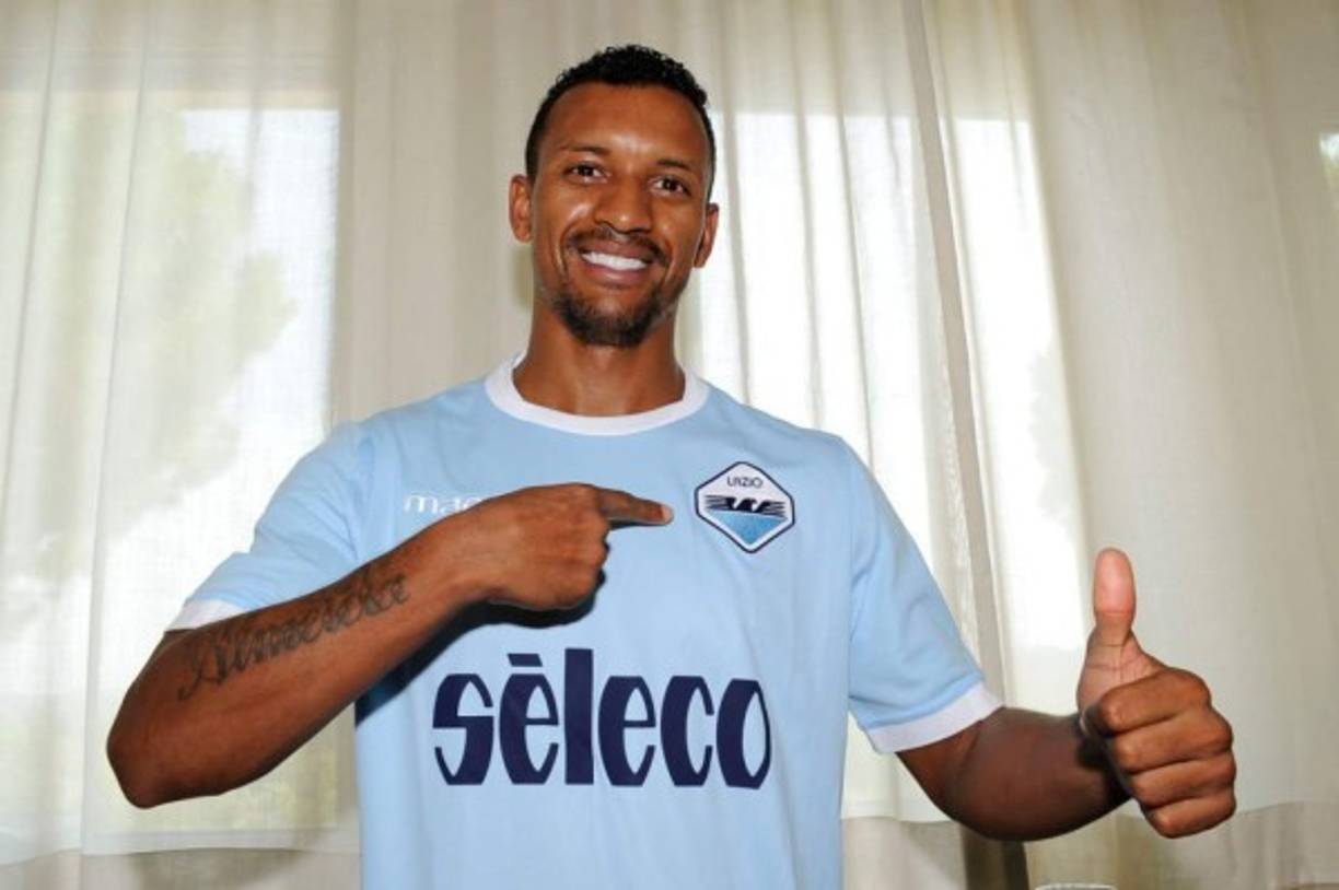 Nani ha pasado satisfactoriamente el reconocimiento médico con el Lazio y se ha comprometido con el conjunto romano para jugar esta tempoada. Según la Gazzetta dello Sport, la Lazio pagará 3,5 millones por la cesión del jugador y en el contrato se ha incluido una opción de compra de 8 millones de euros.