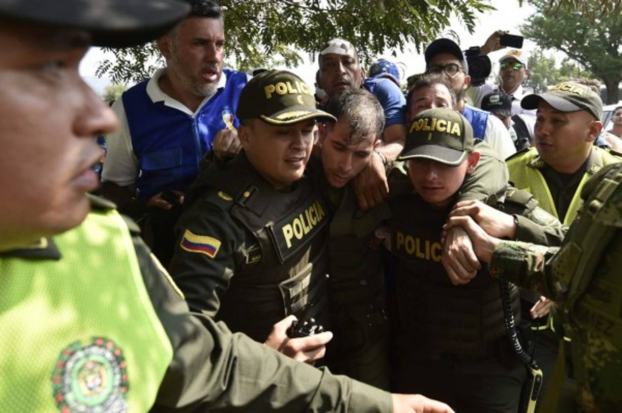 'En los comandos (cuarteles) militares, no hay comida. No tienen colchones, nosotros los sargentos de la Guardia Nacional estamos durmiendo en el suelo', dijo el domingo el sargento Carlos Eduardo Zapata, uno de los tres primeros en llegar a Brasil.