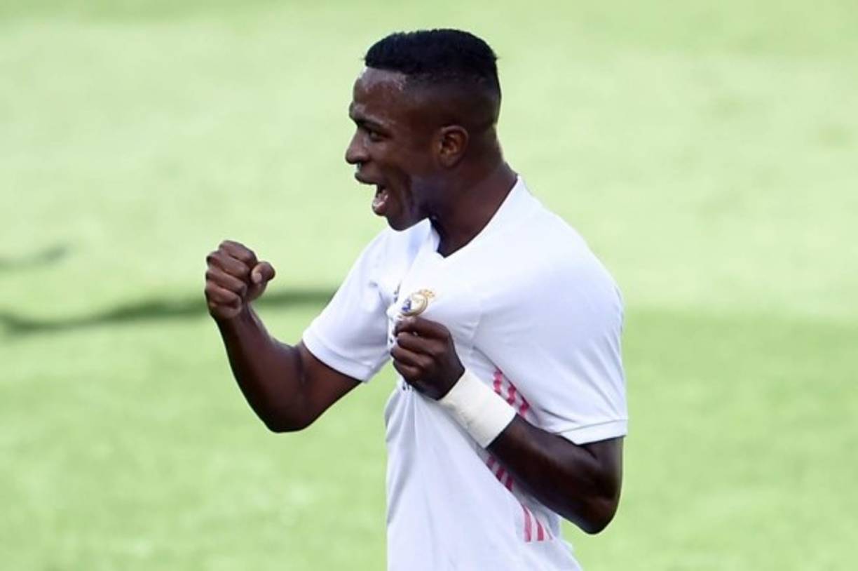 Bombazo...De acuerdo al diario 'The Mirror', el Real Madrid habría ofrecido a Vinicius Jr. al Manchester United durante las negociaciones por el fichaje de Varane y ahora habría interés por llevarse al brasileño a préstamo con opción a compra. Todo indica que el cuadro blanco tendría planeado deshacerse del brasileño. Foto AFP.