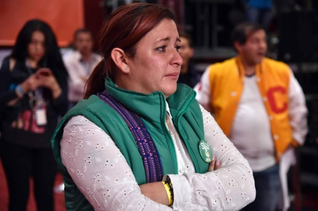 US model Bella Hadid presents a creation during the 2017 Victoria's Secret Fashion Show in Shanghai on November 20, 2017.<br/> / AFP PHOTO / FRED DUFOUR / RESTRICTED TO EDITORIAL USE