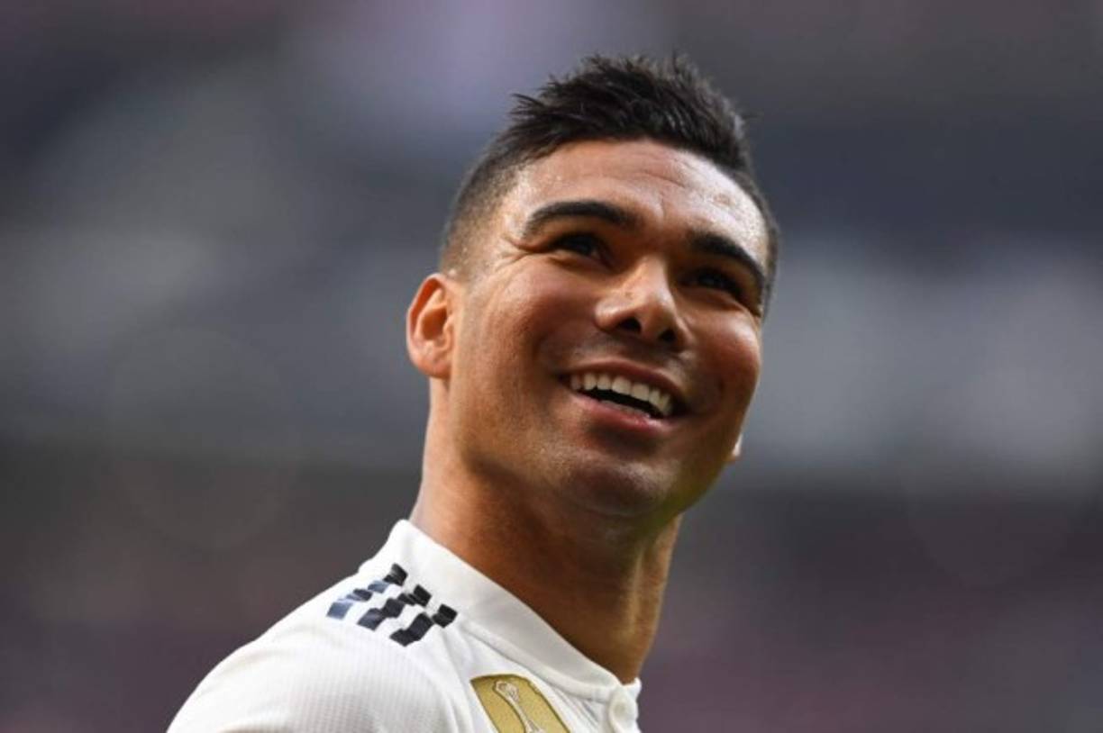 Casemiro: Mediocampista de contención que llega inspirado tras anotarle de chilena al Atlético en la victoria de 1-3 el pasado sábado.