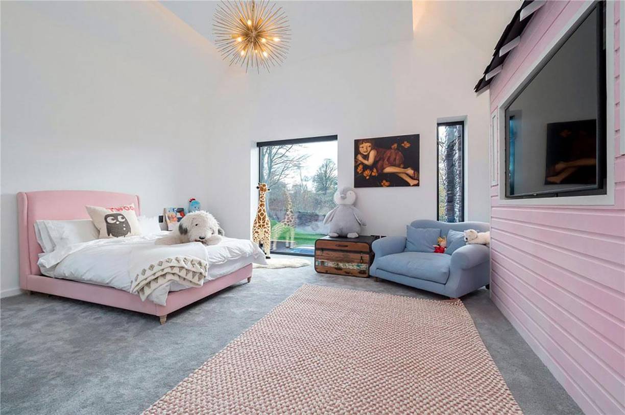 La mansión de lujo de Cristiano Ronaldo cuenta con siete habitaciones y seis baños.