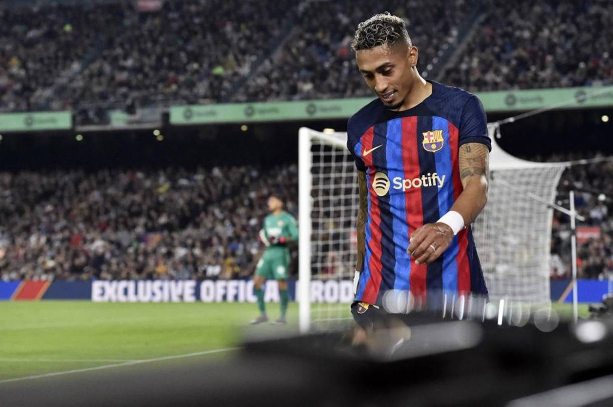 Raphinha: El extremo brasileño es otro de los que aparece como posible venta del FC Barcelona de cara a la próxima campaña.