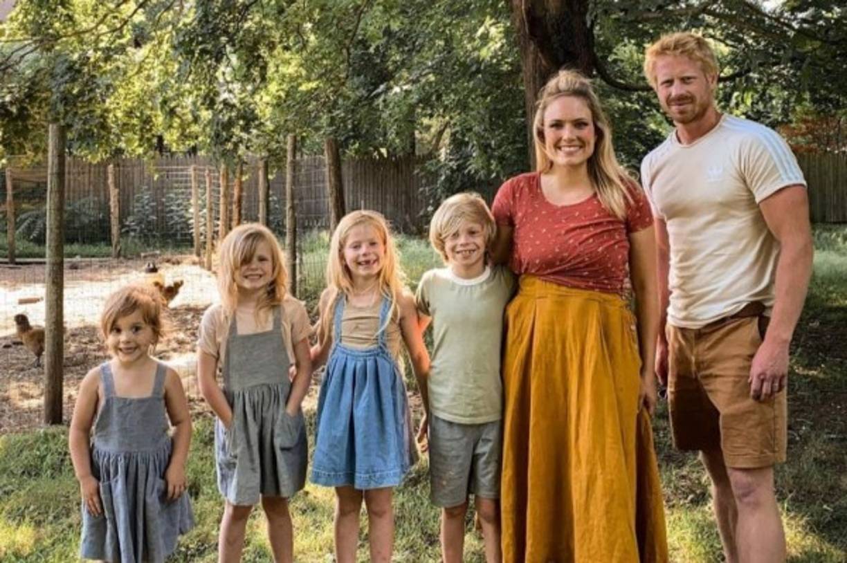 El esposo de Emily y sus cuatro hijos han recibido mensajes de aliento y amor ante esta difícil pérdida. Finn, Isla, Eden y Luna son los cuatro hijos que le sobreviven a Emily, ahora bajo el cuidado de Joseph.