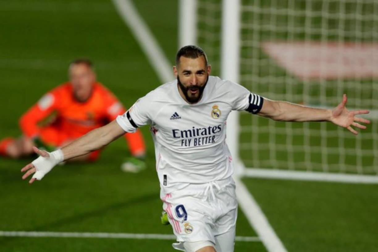 7. Karim Benzema (Real Madrid) - El francés es el delantero en el que confía Zidane y le ha dado frutos con sus 21 goles (42 puntos) que los tienen en la lucha por el título de la Liga Española.