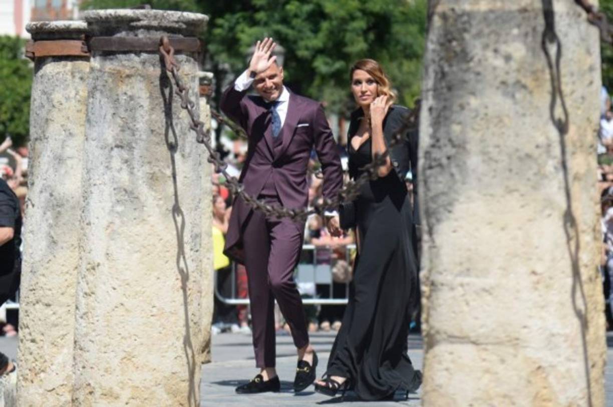 Las celebridades del deporte, la música y la televisión han recibido una especial invitación: un libro negro con una serie de reglas e instrucciones a cumplir para ser parte de la fiesta.