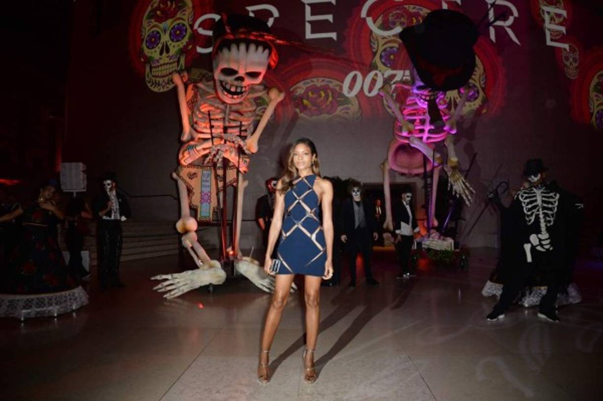 Naomie HARRIS es británica y tiene 39 años. Harris es la única de las Chicas Bond de Spectre que ya sabe lo que se siente actuar al lado de Daniel Craig, pues hace tres años estuvo en 007 Operación Skyfall.