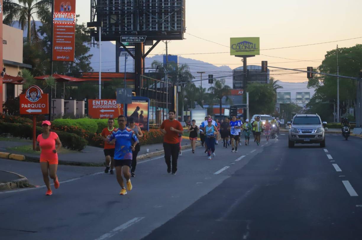 Reconocimiento de la ruta 10.5 kilómetros de la Maratón de LA PRENSA. Fotografías: La Prensa / Melvin Cubas. 