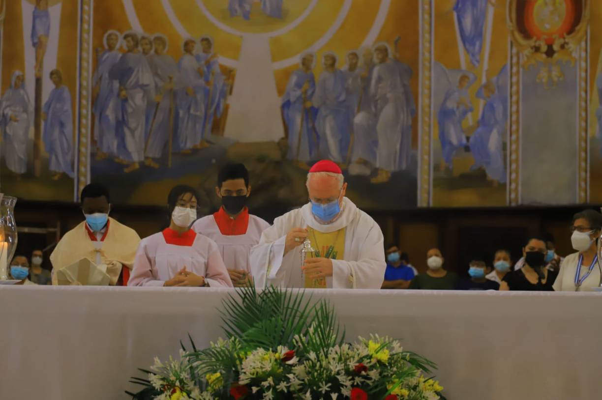 Misa de Domingo de Resurrección en San Pedro Sula. Fotografía: La Prensa / Melvin Cubas. 