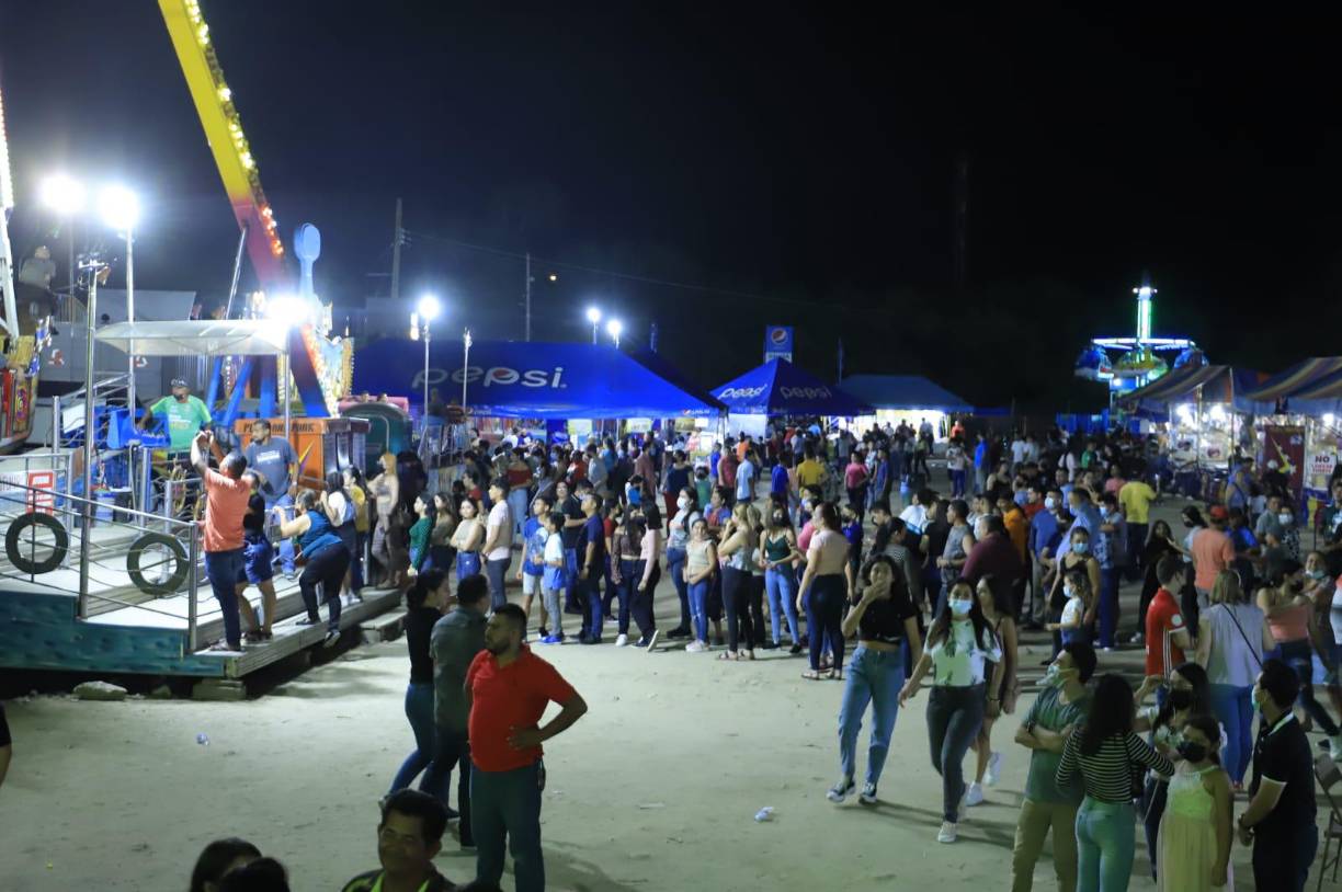 Hay un promedio de 20 juegos mecánicos.