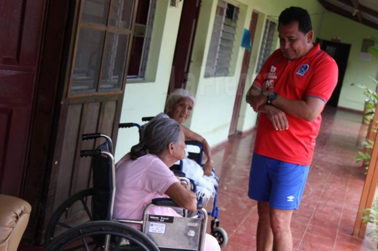 En el grupo de jugadores destacó la presencia de Carlo Costly, Jerry Bengtson, Donis Escober; Júnior Lacayo, Marcelo Canales, José García y Elvin Casildo. Además del cuerpo técnico integrado por Nahún Espinoza, Juan Carlos Espinoza, Marcelo Scalessie y Carlos Chang.