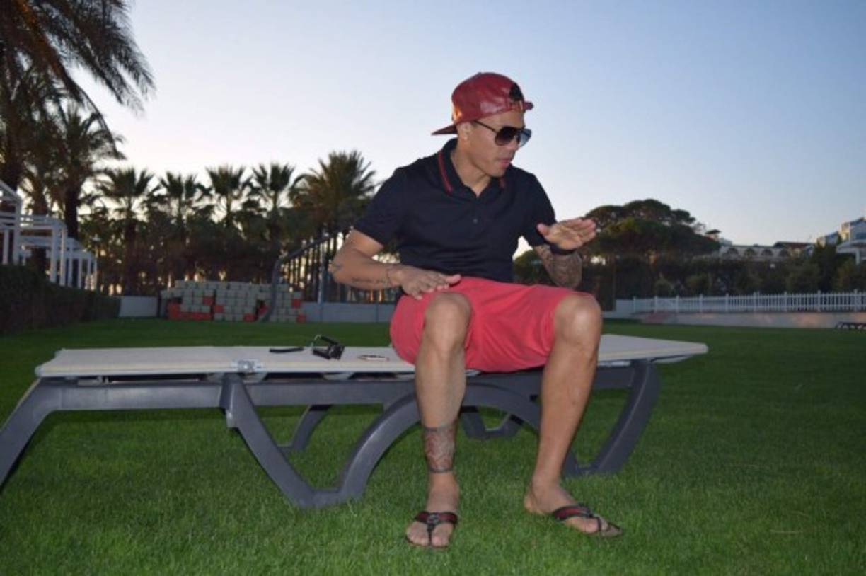 “Nueve meses que nos dejaste. Nueve meses de angustia, de sufrimiento, de dolor inmenso, de ausencia infinita. De vacío imposible de llenar, una vida juntos luchando contra viento y marea los problemas de nuestra relación, de las circunstancias positivas y negativas que aparecen a lo largo del camino que un día emprendimos juntos”, comentó en redes sociales Vanessa.