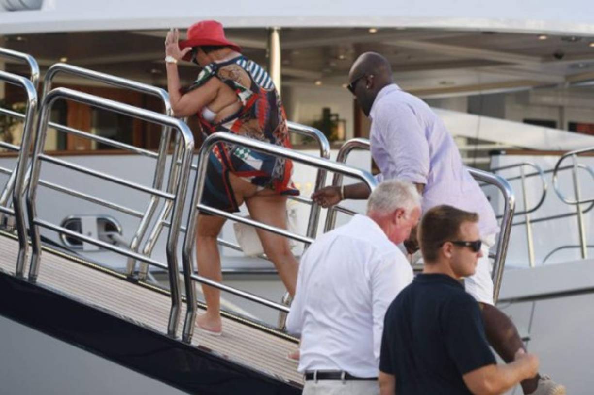 Kris no ha podido ocultar estas imágenes que muestra Radar Online donde se le ve con un aumento de más de 50 libras de peso.