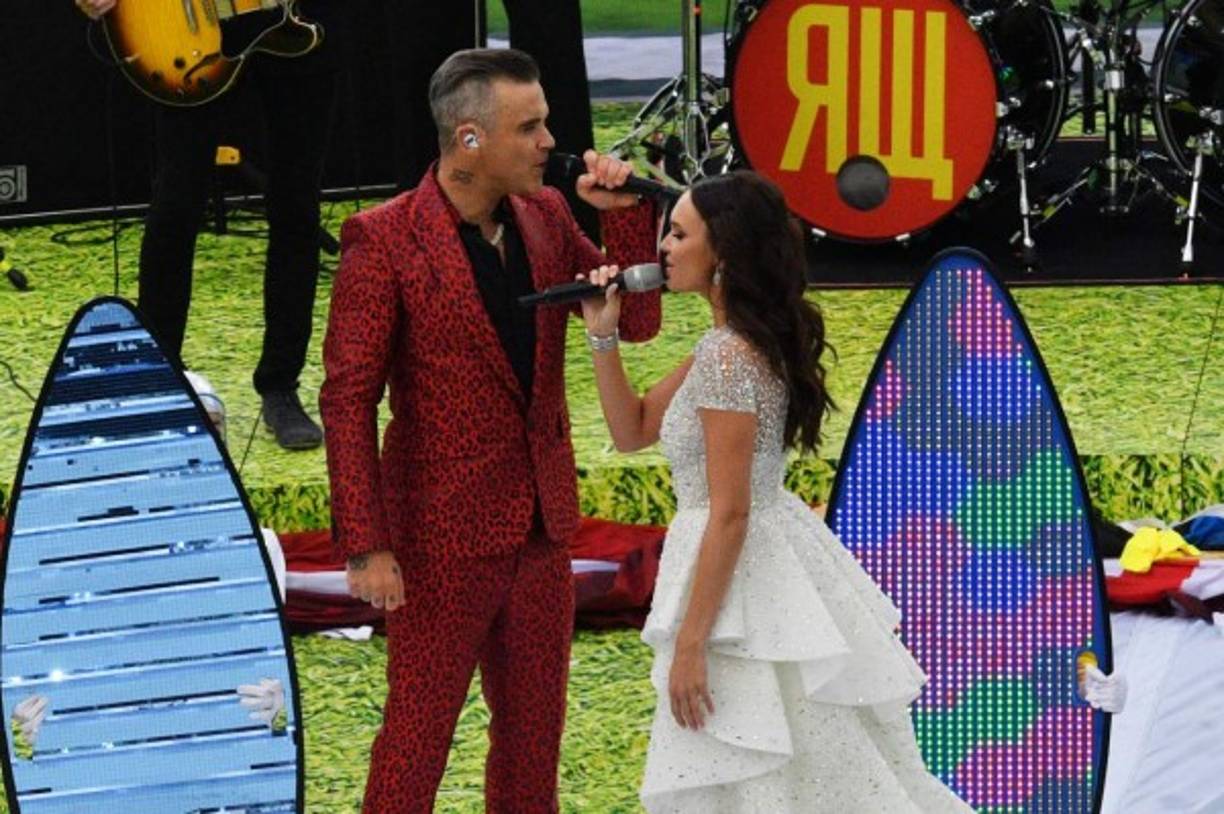 La fiesta inaugural del Mundial de Rusia 2018 comenzó este jueves en el estadio Luzhniki de Moscú con la actuación del cantante inglés Robbie Williams y la soprano rusa Aida Garifullina.