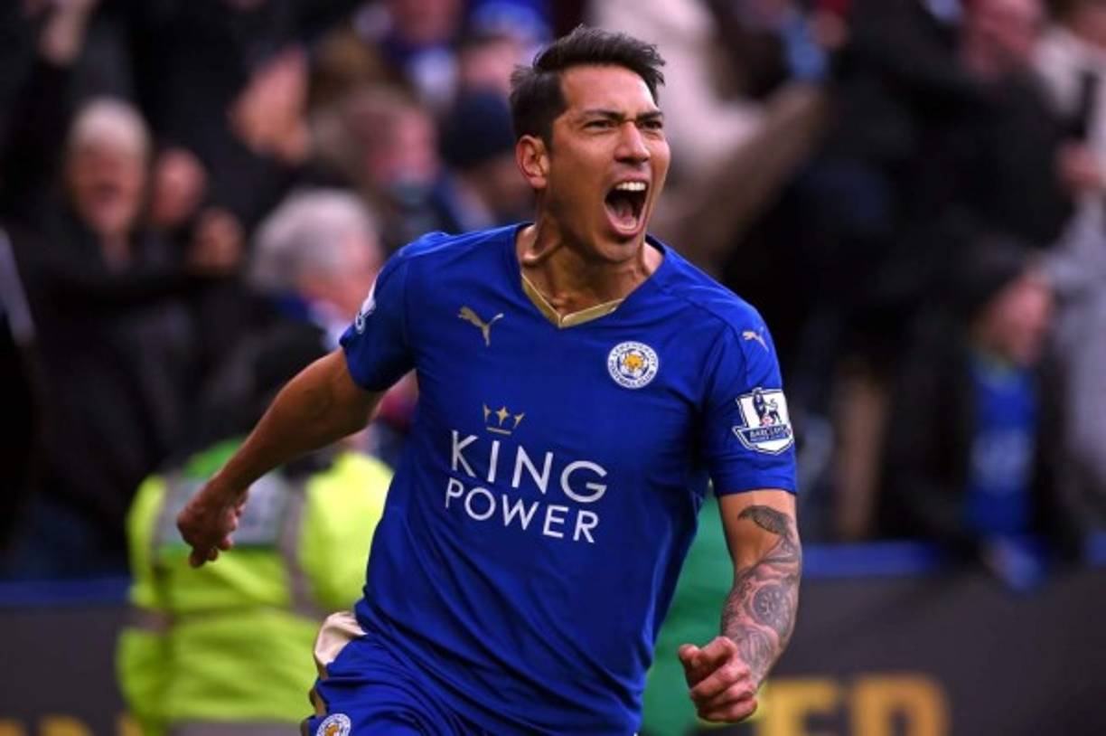 Leonardo Ulloa (Argentina, 29 años). Conviene hacer una excepción y ampliar a 12 (o 13) el equipo ideal de este Leicester para hacer un hueco al argentino. El jugador número 12, el delantero que ha salido al rescate del equipo con la sanción de Jamie Vardy tras su expulsión ante el West Ham. Seis goles y el donde la oportunidad le han convertido en el recambio perfecto de este Leicester.