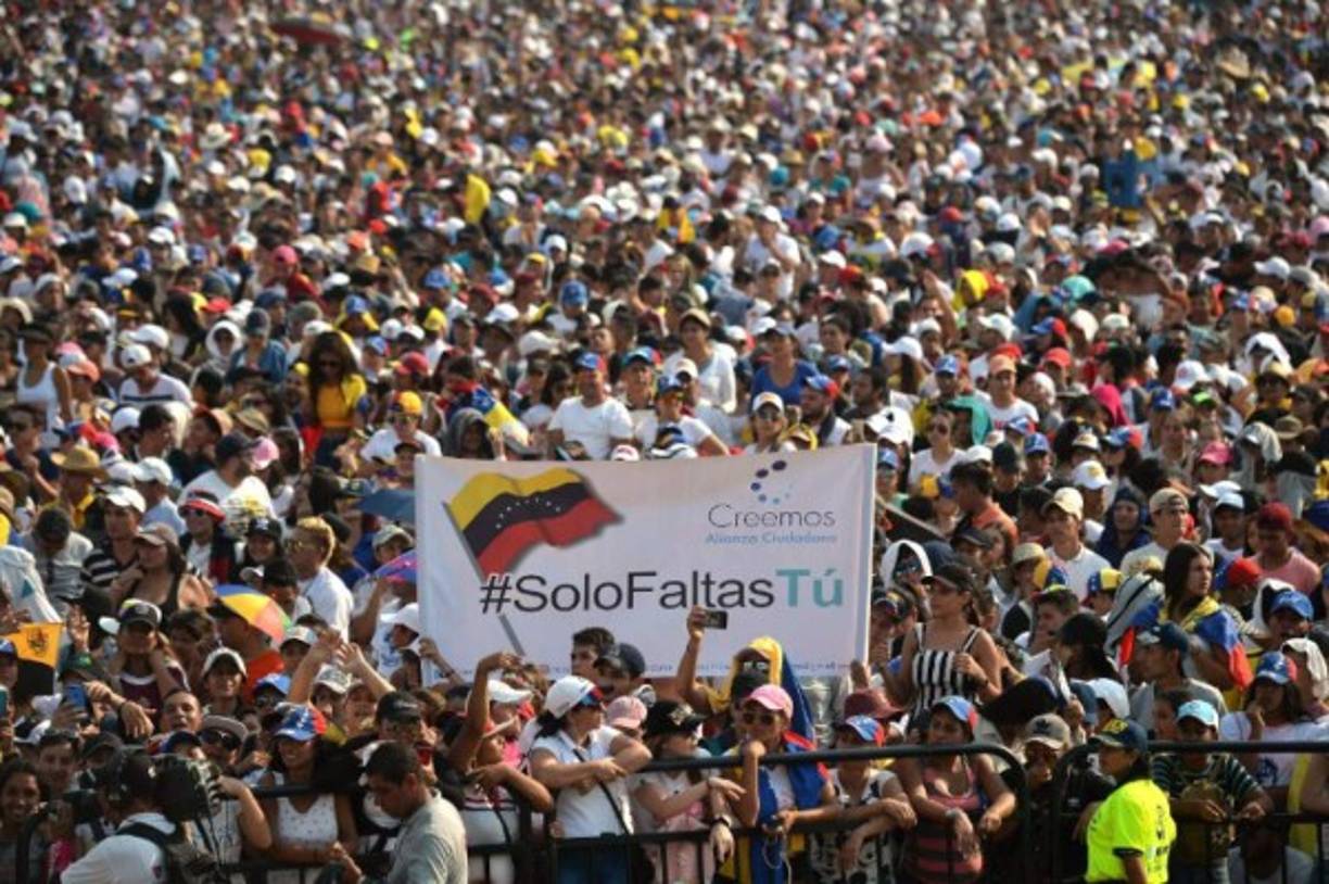 El Venezuela Aid Live fue una iniciativa del multimillonario británico Richard Branson, al que llegaron miles de personas.