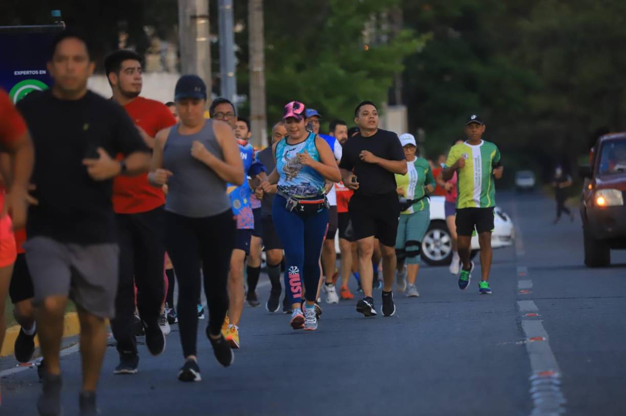 Desde tempranas horas de este sábado comenzó el segundo reconocimiento de ruta y charlas sobre estrategias previo a la gran Maratón de Diario LA PRENSA que se correrá el domingo 19 de junio. Fotografías: La Prensa / Melvin Cubas. 