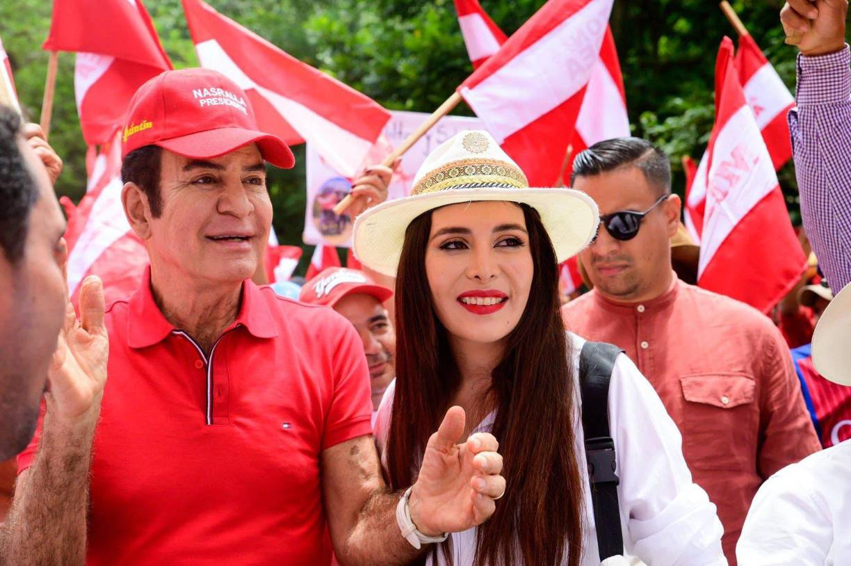 ”Luis Redondo es un dictador y se comporta como tal, atropelló a la máxima autoridad del Congreso Nacional que es la Cámara, a raiz de esas acciones es que a mí me despidieron el personal”, comentó Elvir.