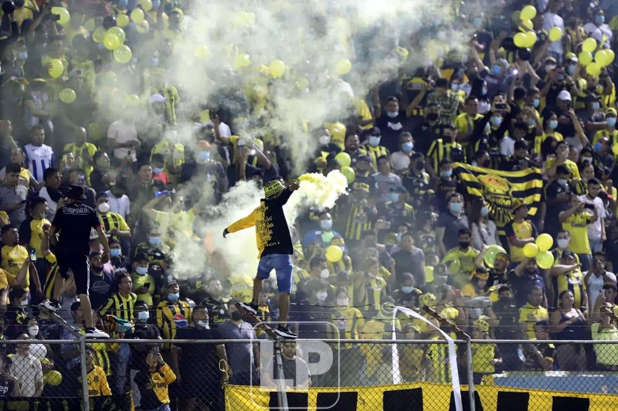 La afición del Real España no le falló a su equipo y llenó el Morazán.