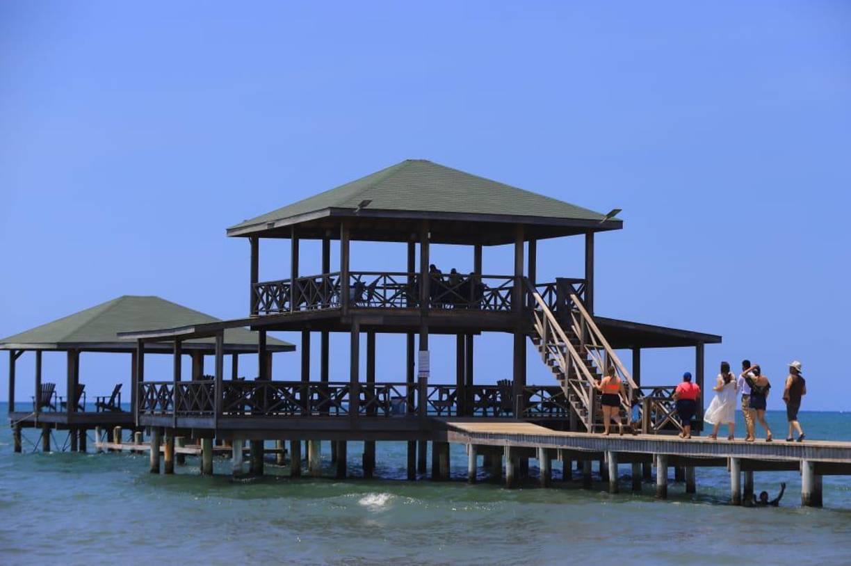 El muelle en La Ensenada es un atractivo.