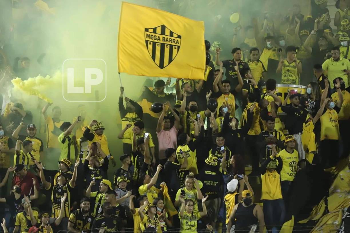 La afición del Real España no le falló a su equipo y llenó el Morazán.