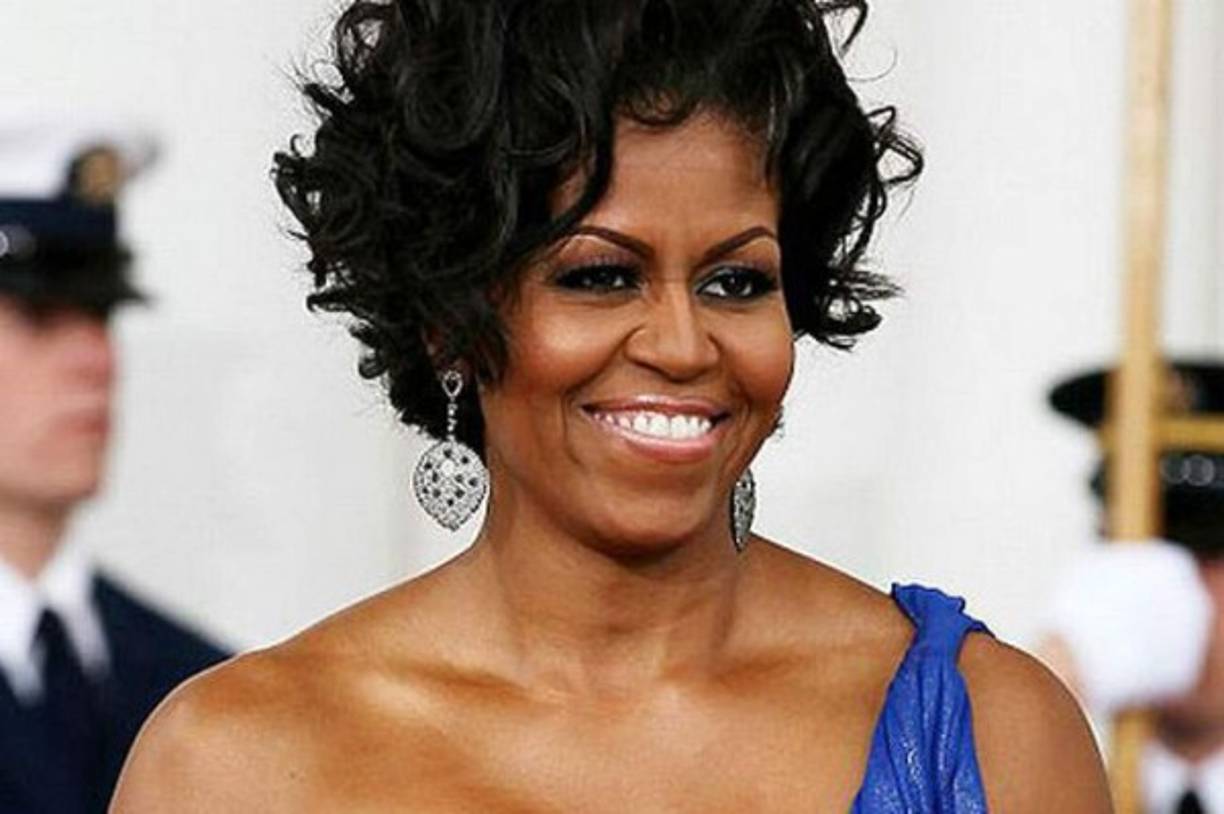 En 1992 contrajo matrimonio con Barack Obama, y en 1998 se convirtió en madre de su primera hija, Malia Ann. Tres años después, nació su segunda hija, Sasha Obama.