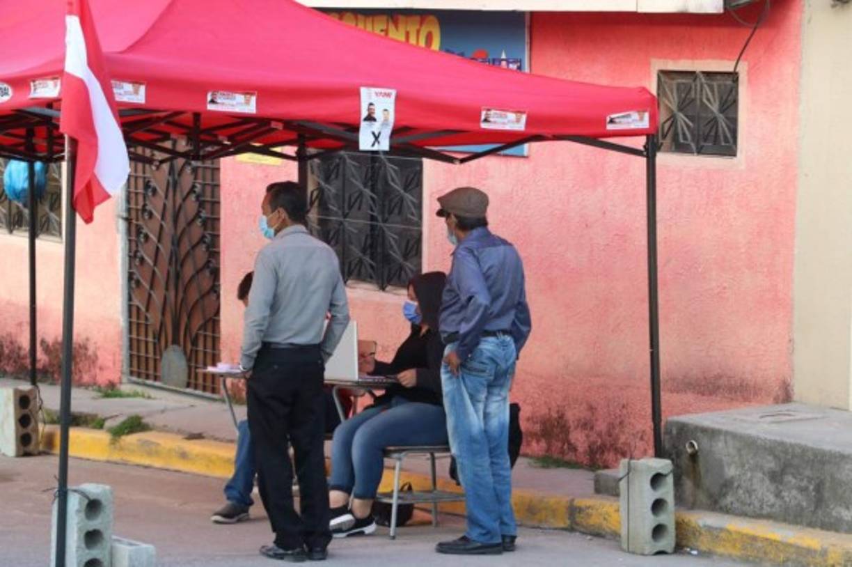El virus no ha frenado la disposición de los hondureños de salir a las urnas para ejercer el voto.