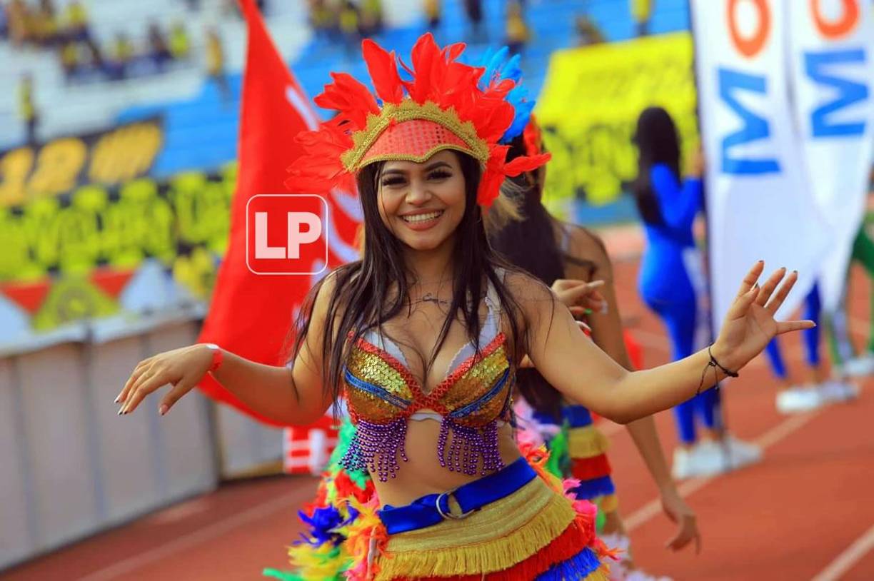 Las bailarinas fueron sensación con sus bailes en la previa de la Gran Final.