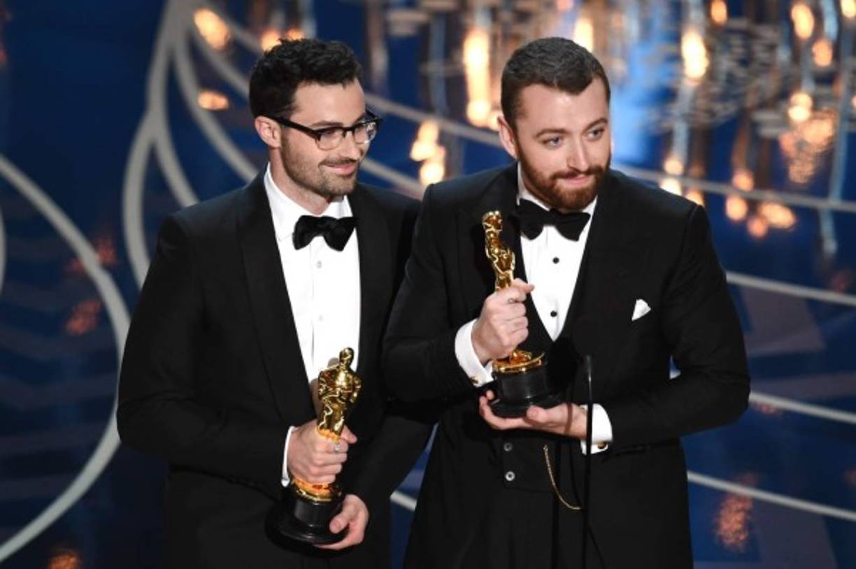Jimmy Napes y Sam Smith ganan el Oscar como mejor canción por 'Writing's on the Wall'.