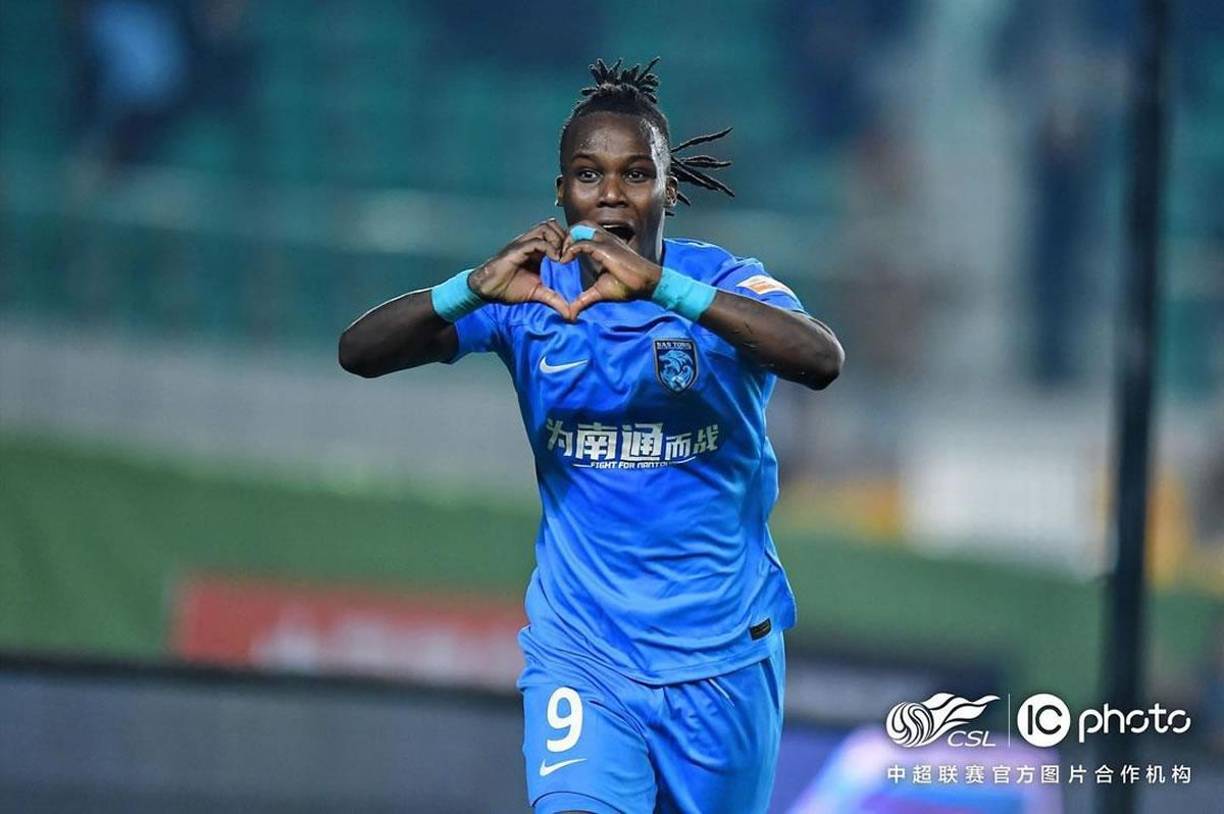 Román Rubilio Castillo - Es otro de los fichajes que buscará el Motagua de Diego Vázquez para la próxima temporada, informa el periodista Julio César Cruz. El delantero hondureño jugó recientemente en China, donde marcó nueve goles.