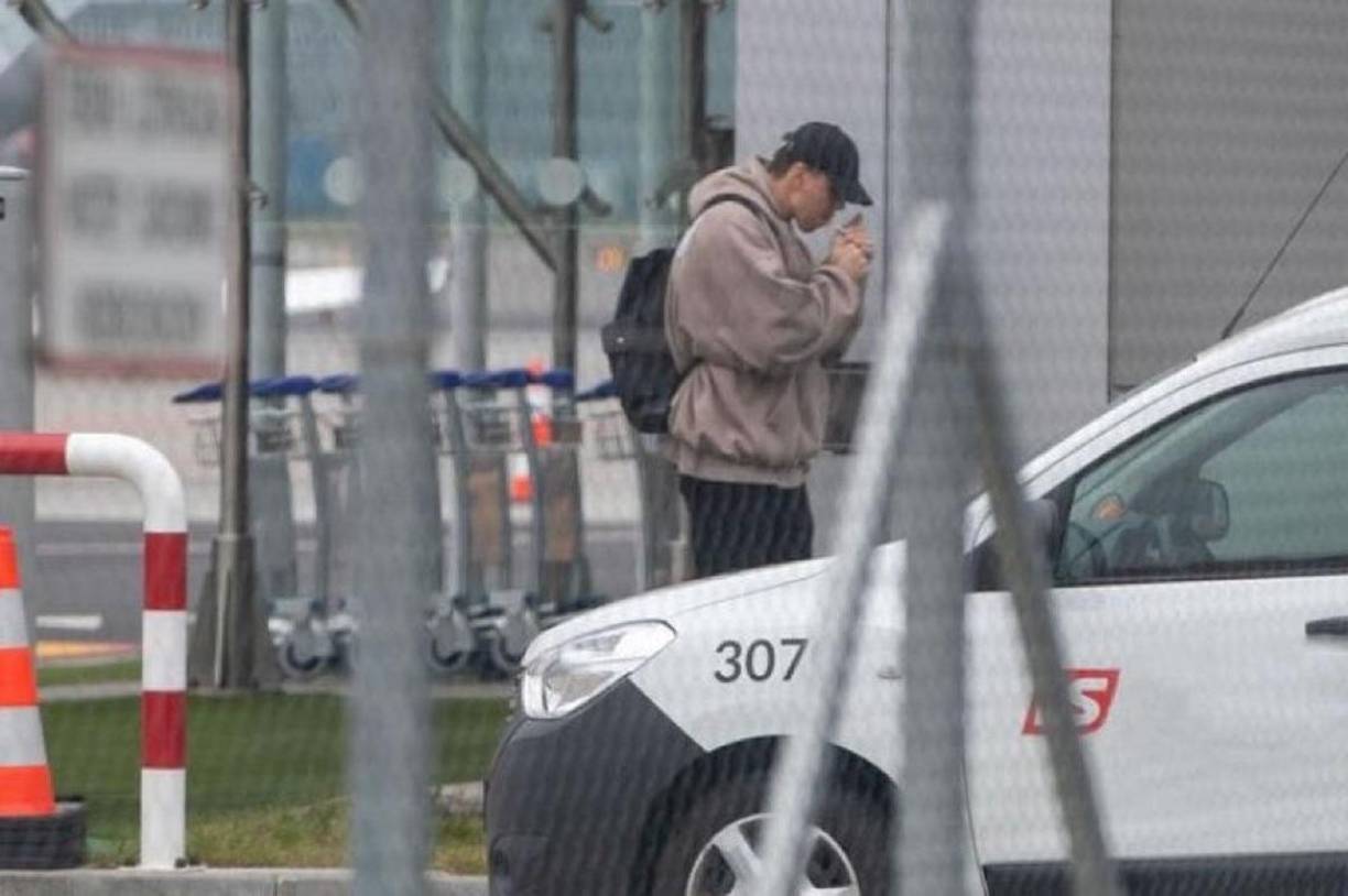 “Alguien me debió ver fumar, entonces Wenger me preguntó si era cierto que había fumado en las duchas e inmediatamente le dije que sí. Me multaron y Wenger me dijo: ‘No podrás jugar durante un tiempo’”, relató el futbolista polaco.