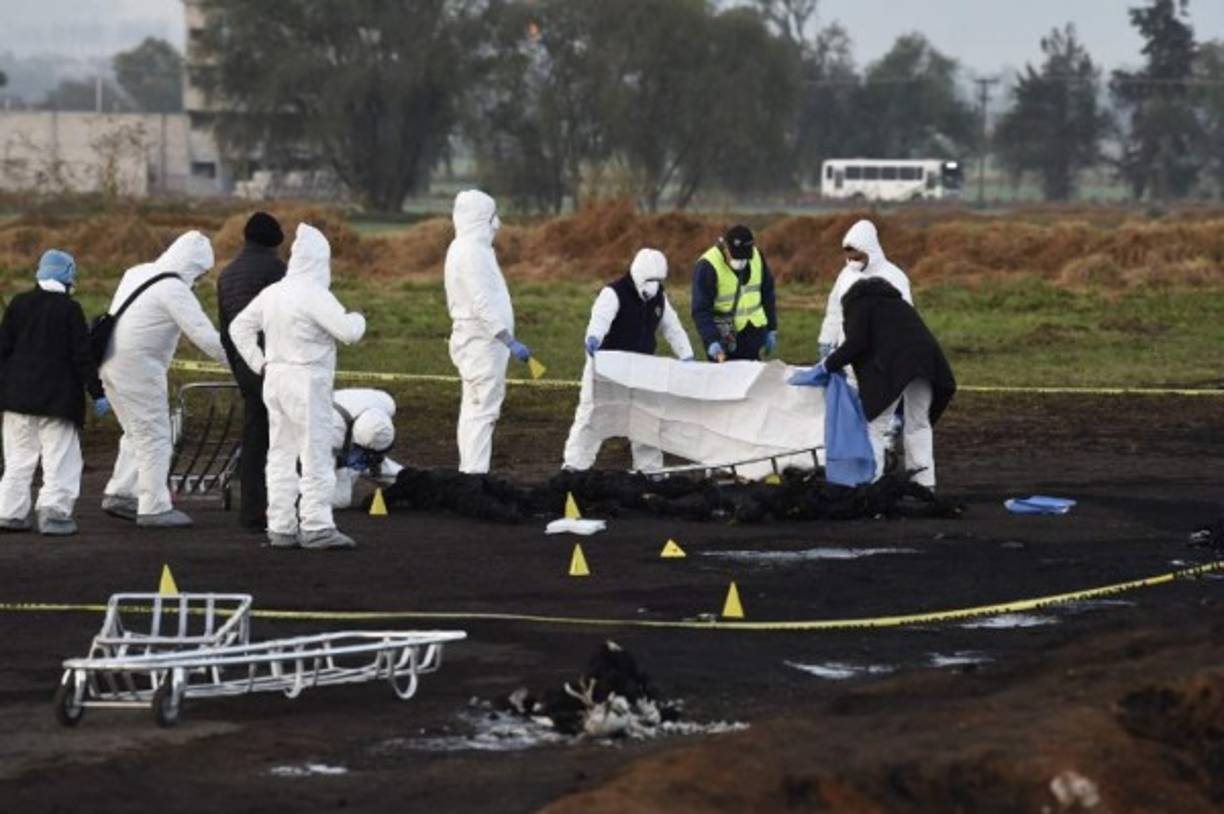 El delito le ha generado al país pérdidas anuales por unos 3.000 millones de dólares en 2017 y 2018, según cifras oficiales.<br/><br/>El cierre de ductos fue paliado mediante reparto en camiones cisterna, un sistema que provocó escasez de combustible en una decena de los 32 estados que conforman México.