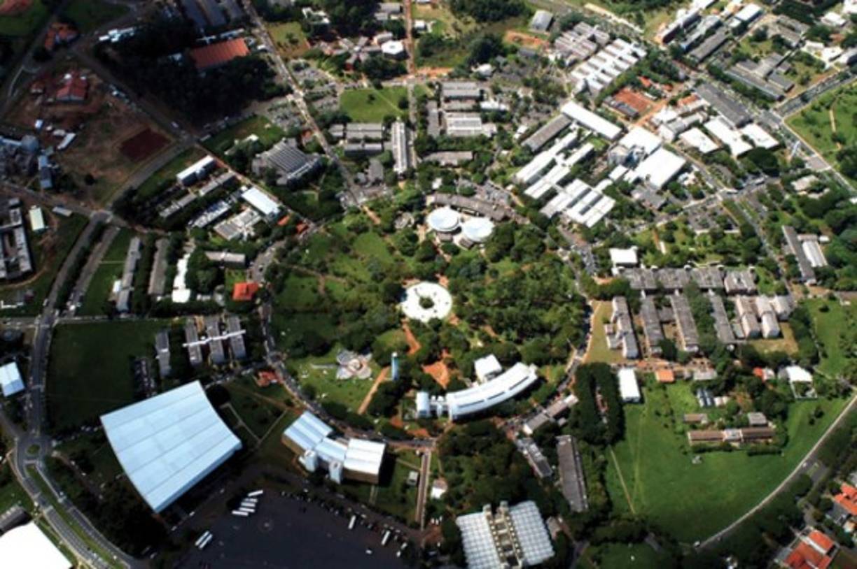 1. Universidad Estatal de Campinas, Brasil: Ubicada en São Paulo, la UNICAMP ha sido calificada como la mejor universidad de América Latina por segundo año consecutivo. Ofrece 153 posgrados y 70 licenciaturas o ingenieras. Produce el 15% de la investigación científica del país y cuenta con un gran número de patentes.